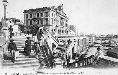 Alger-EscalierPecherie-BdRepublique