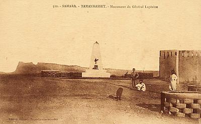 Tamanrasset-MonumentLaperine