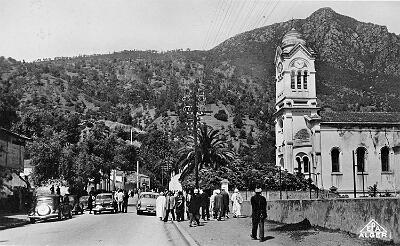 Aokas-GrandeRue-Eglise